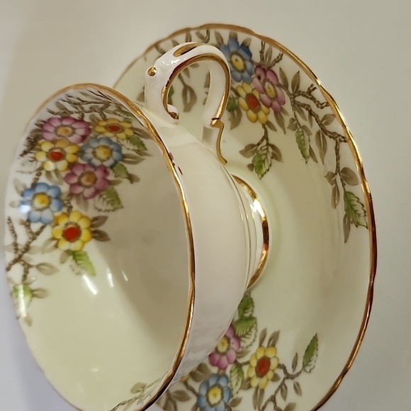 Delphine Fine Bone China Cup and Saucer FLOWERS England - Picture 8 of 8